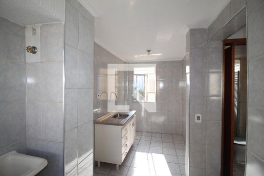 Cozinha e Área de Serviço de apartamento à venda com 2 quartos, 57m² em Vila Sílvia, São Paulo