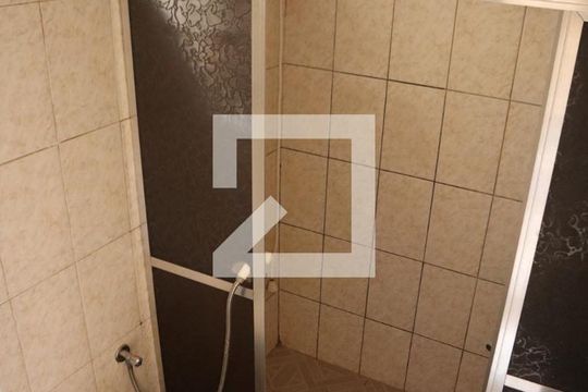 Banheiro de casa para alugar com 1 quarto, 60m² em Bento Ribeiro, Rio de Janeiro