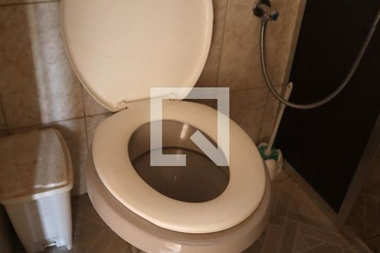 Banheiro de casa para alugar com 1 quarto, 60m² em Bento Ribeiro, Rio de Janeiro
