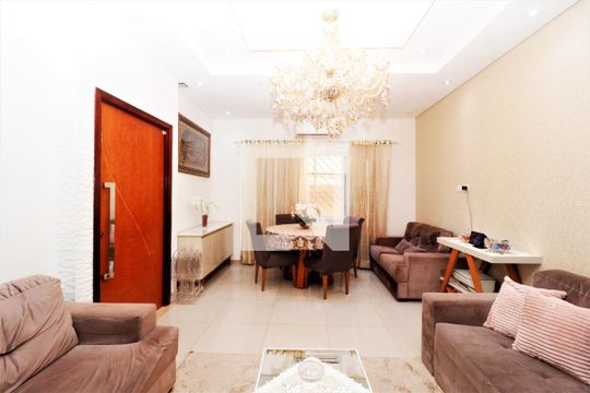 Sala de casa para alugar com 3 quartos, 220m² em Sítio do Morro, São Paulo