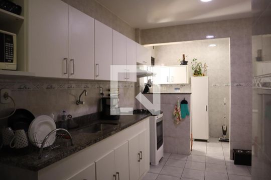 Cozinha de apartamento à venda com 3 quartos, 95m² em Braz de Pina, Rio de Janeiro