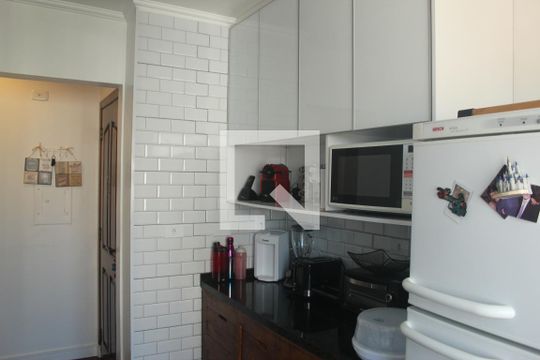 Cozinha de apartamento à venda com 2 quartos, 70m² em Jardim Cidália, São Paulo