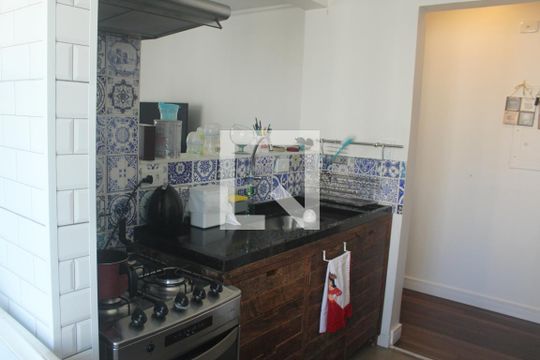Cozinha de apartamento à venda com 2 quartos, 70m² em Jardim Cidália, São Paulo