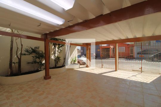 Garagem de casa para alugar com 4 quartos, 173m² em Cidade Dutra, São Paulo