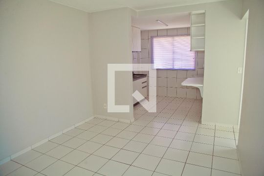 Sala de apartamento para alugar com 2 quartos, 45m² em Samambaia Norte (samambaia), Brasília