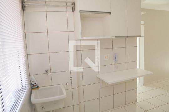 Cozinha e Área de Serviço de apartamento para alugar com 2 quartos, 45m² em Samambaia Norte (samambaia), Brasília