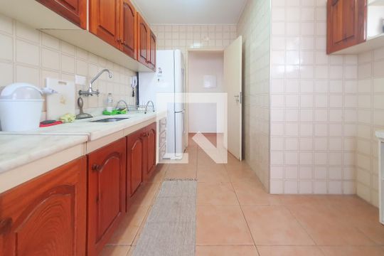 Cozinha de apartamento para alugar com 3 quartos, 102m² em Loteamento Joao Batista Juliao, Guarujá