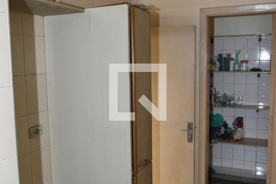 Despensa de casa à venda com 4 quartos, 440m² em Jardim Marajoara, São Paulo