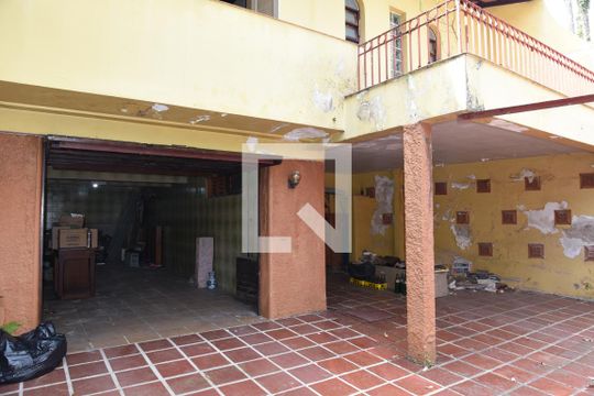 Garagem de casa à venda com 4 quartos, 440m² em Jardim Marajoara, São Paulo