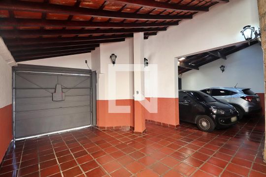 Garagem de casa à venda com 3 quartos, 190m² em Jardim, Santo André