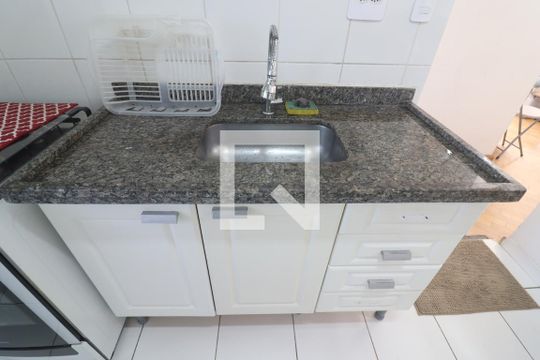 Cozinha  de apartamento para alugar com 2 quartos, 50m² em Limão, São Paulo