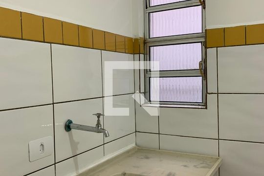 Cozinha de apartamento para alugar com 1 quarto, 35m² em Jardim Santa Mena, Guarulhos
