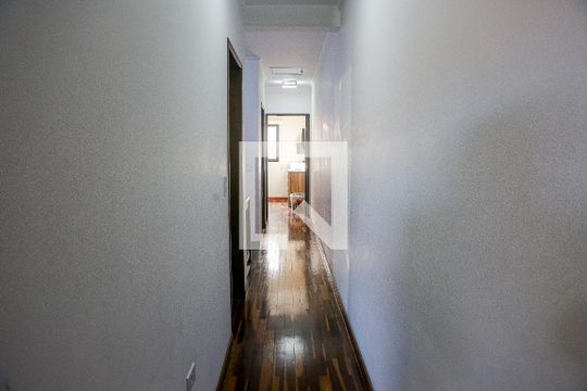 Corredor de casa à venda com 4 quartos, 240m² em Vila Floresta, Santo André