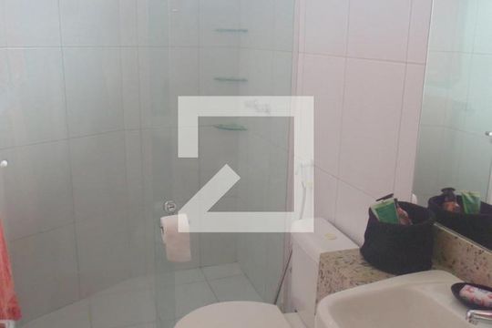 Banheiro da Suíte de apartamento para alugar com 1 quarto, 50m² em Caminho das Árvores, Salvador