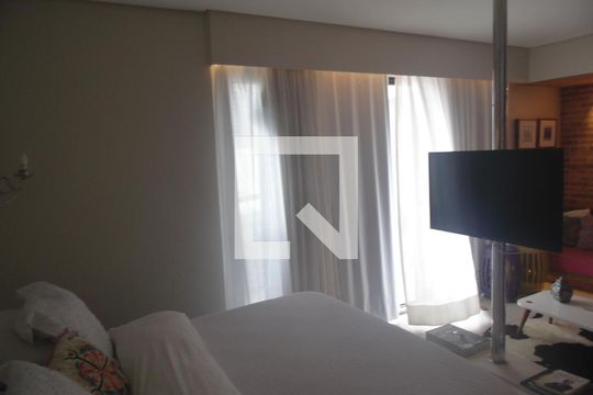 Quarto de apartamento para alugar com 1 quarto, 50m² em Caminho das Árvores, Salvador