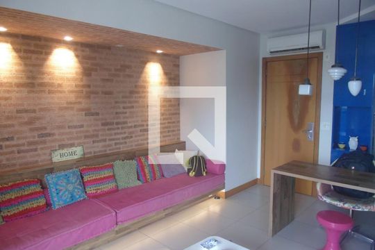 Sala de apartamento para alugar com 1 quarto, 50m² em Caminho das Árvores, Salvador