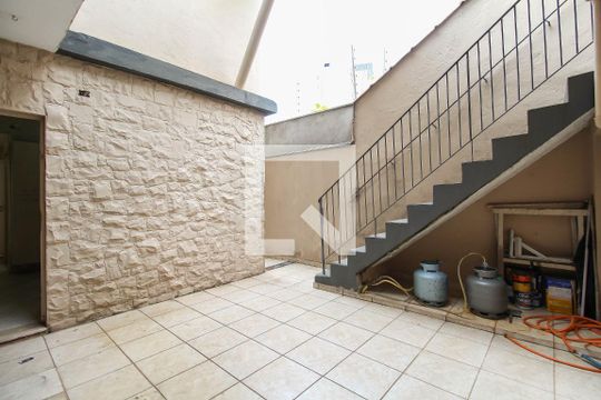 Quintal de casa à venda com 3 quartos, 130m² em Quarta Parada, São Paulo