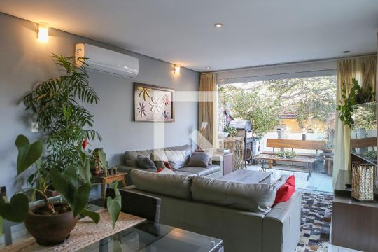 Casa à venda com 3 quartos, 160m² em Vila Romana, São Paulo