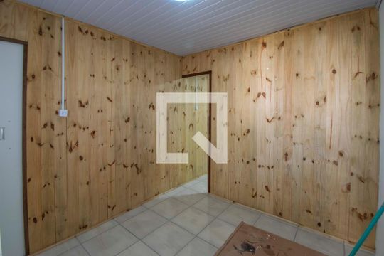 Quarto de casa à venda com 2 quartos, 48m² em Guajuviras, Canoas