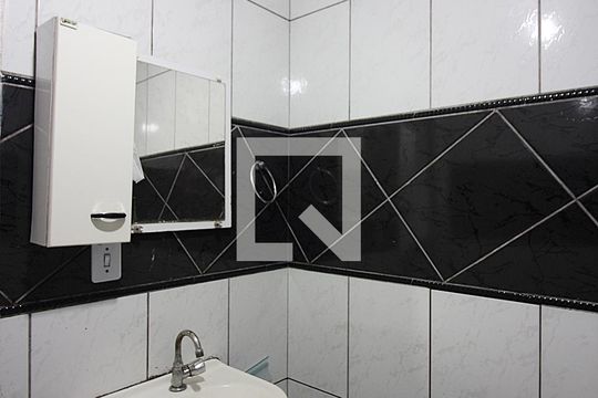 Banheiro Social de casa para alugar com 1 quarto, 49m² em Cooperativa, São Bernardo do Campo
