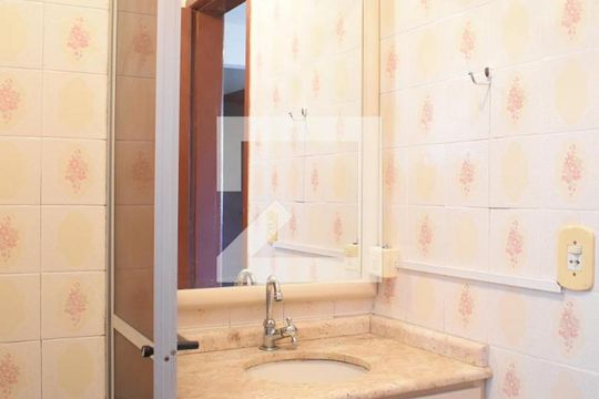 Banheiro da Suíte de apartamento para alugar com 3 quartos, 116m² em Água Verde, Curitiba