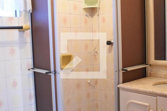 Banheiro da Suíte de apartamento para alugar com 3 quartos, 116m² em Água Verde, Curitiba