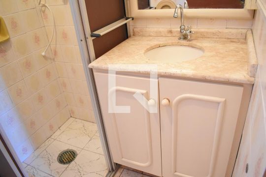 Banheiro da Suíte de apartamento para alugar com 3 quartos, 116m² em Água Verde, Curitiba