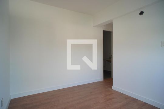 Quarto Suíte de apartamento à venda com 2 quartos, 60m² em Jardim Lindóia, Porto Alegre