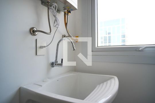 Área de serviço de apartamento à venda com 2 quartos, 60m² em Jardim Lindóia, Porto Alegre