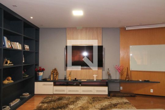 Sala e Sala de Jantar de casa à venda com 3 quartos, 520m² em Jardim Matarazzo, São Paulo