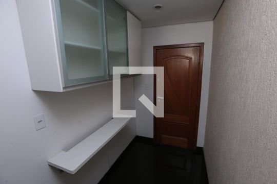 segunda entrada de apartamento à venda com 3 quartos, 198m² em Bairro da Glória, Contagem