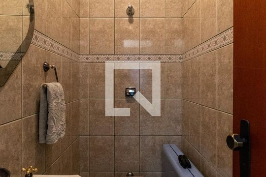 Lavabo de casa para alugar com 3 quartos, 100m² em Vila Romana, São Paulo
