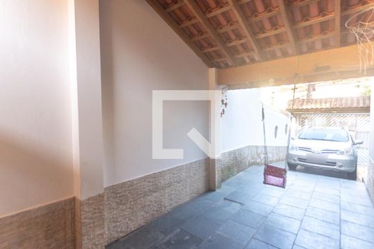 Garagem  de casa à venda com 3 quartos, 239m² em Planalto, São Bernardo do Campo