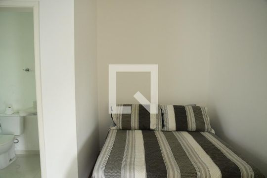 Suíte 2 de casa de condomínio para alugar com 3 quartos, 250m² em Moinho Velho, Cotia