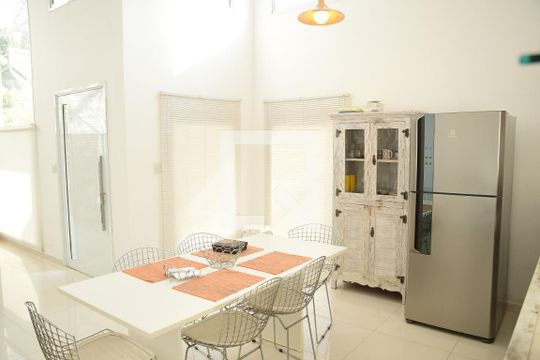 Cozinha de casa de condomínio para alugar com 3 quartos, 250m² em Moinho Velho, Cotia