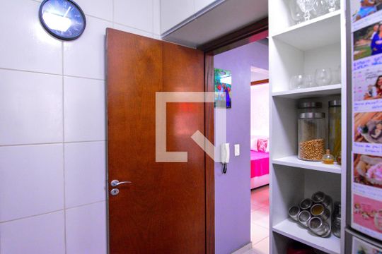 Cozinha e Área de Serviço de apartamento à venda com 2 quartos, 50m² em Jardim America, Belo Horizonte