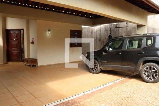 Garagem de casa à venda com 3 quartos, 299m² em Chácara Primavera, Campinas