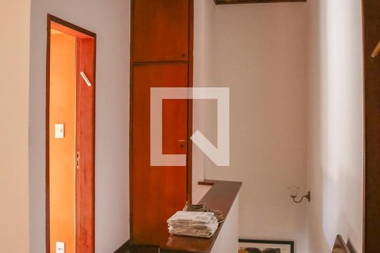 Corredor de casa de condomínio à venda com 4 quartos, 168m² em Pompeia, São Paulo