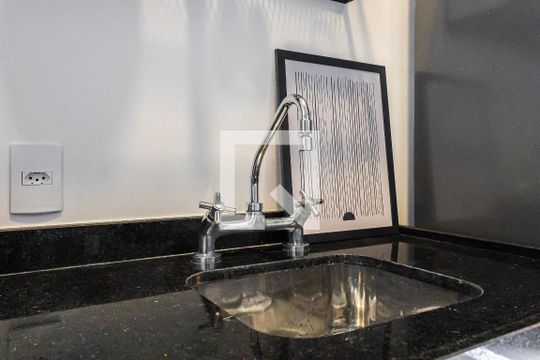 Cozinha de apartamento à venda com 1 quarto, 27m² em Pinheiros, São Paulo