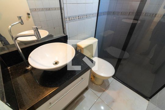 Banheiro de apartamento para alugar com 3 quartos, 75m² em Parque Munhoz, São Paulo