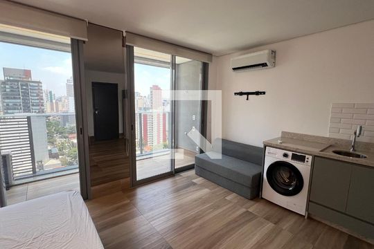 Sala  de kitnet/studio para alugar com 1 quarto, 30m² em Pinheiros, São Paulo