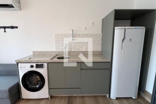 Cozinha - Armários de kitnet/studio para alugar com 1 quarto, 30m² em Pinheiros, São Paulo