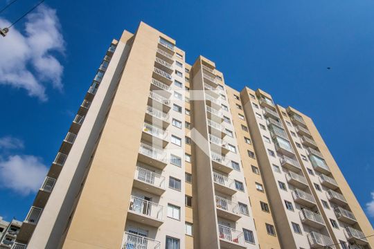 Fachada do bloco de apartamento para alugar com 2 quartos, 34m² em Bom Retiro, São Paulo