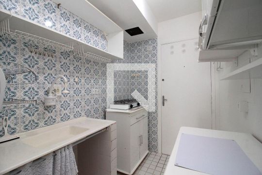 Cozinha de kitnet/studio para alugar com 1 quarto, 35m² em Campos Elíseos, São Paulo