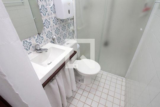 Banheiro de kitnet/studio para alugar com 1 quarto, 35m² em Campos Elíseos, São Paulo