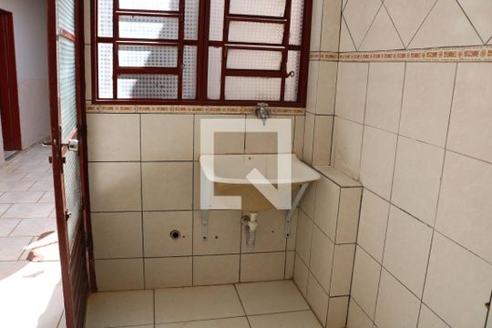 Área de Serviço de casa à venda com 4 quartos, 200m² em Vila Abajá, Goiânia