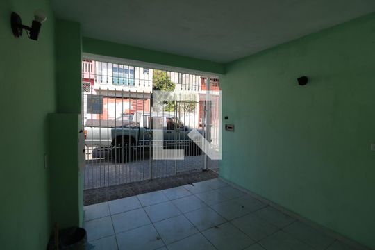 Garagem de casa para alugar com 2 quartos, 100m² em Jardim Marília, São Paulo