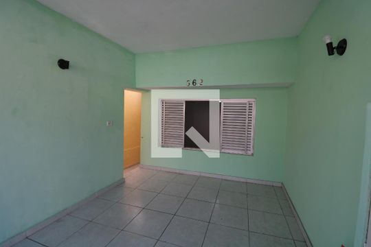 Garagem de casa para alugar com 2 quartos, 100m² em Jardim Marília, São Paulo