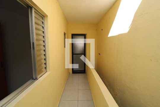 Corredor de casa para alugar com 2 quartos, 100m² em Jardim Marília, São Paulo