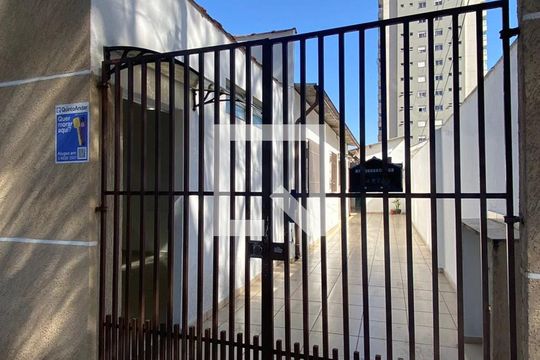 Fachada de kitnet/studio para alugar com 1 quarto, 24m² em Vila Gumercindo, São Paulo